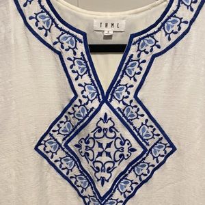 THML embroidered shift dress. Size small.